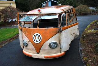Illustration for article titled For $55,000, this may be the oldest Type II ambulance . . . in the world